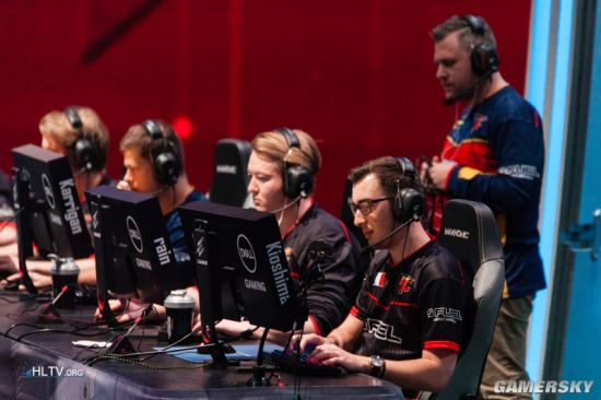 兼具社交媒 兼具社交媒