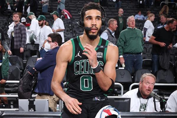 西蒙斯闪耀 西蒙斯闪耀